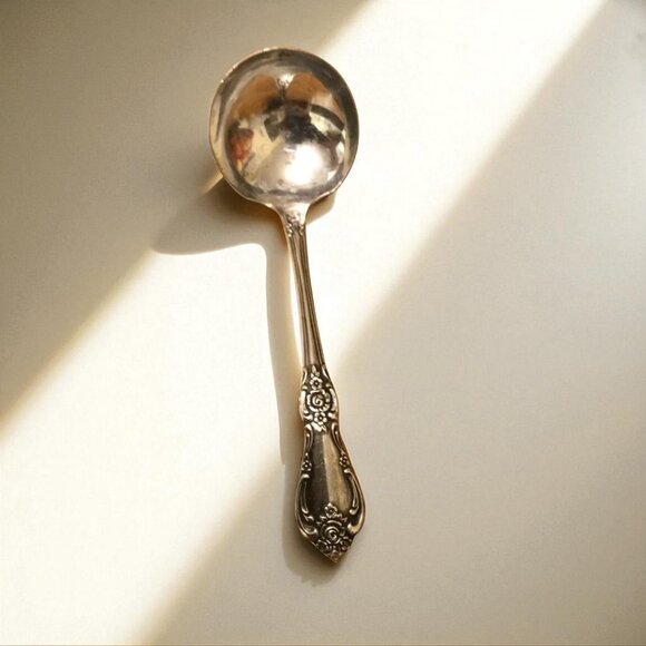 Vintage Wm A Rogers Silver Plate Gravy Ladle 8” - Picture 5 of 7